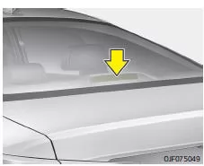 Fiat Panda. Leuchtmittel der dritten Bremsleuchte ersetzen