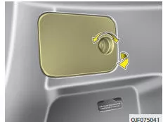 Fiat Panda. Leuchtmittel von Brems- und Rückleuchte ersetzen