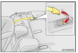 Lexus IS 300h. Kinderrückhaltesysteme mit Obergurt