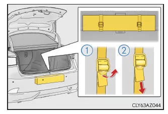 Lexus IS 300h. Befestigungsgurt für Warndreieck