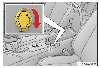 Lexus IS 300h. Steckdose