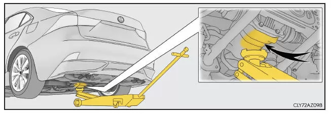 Lexus IS 300h. Hinten