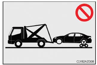 Lexus IS 300h. Abschleppen mit einem Abschleppwagen mit Seilwinde